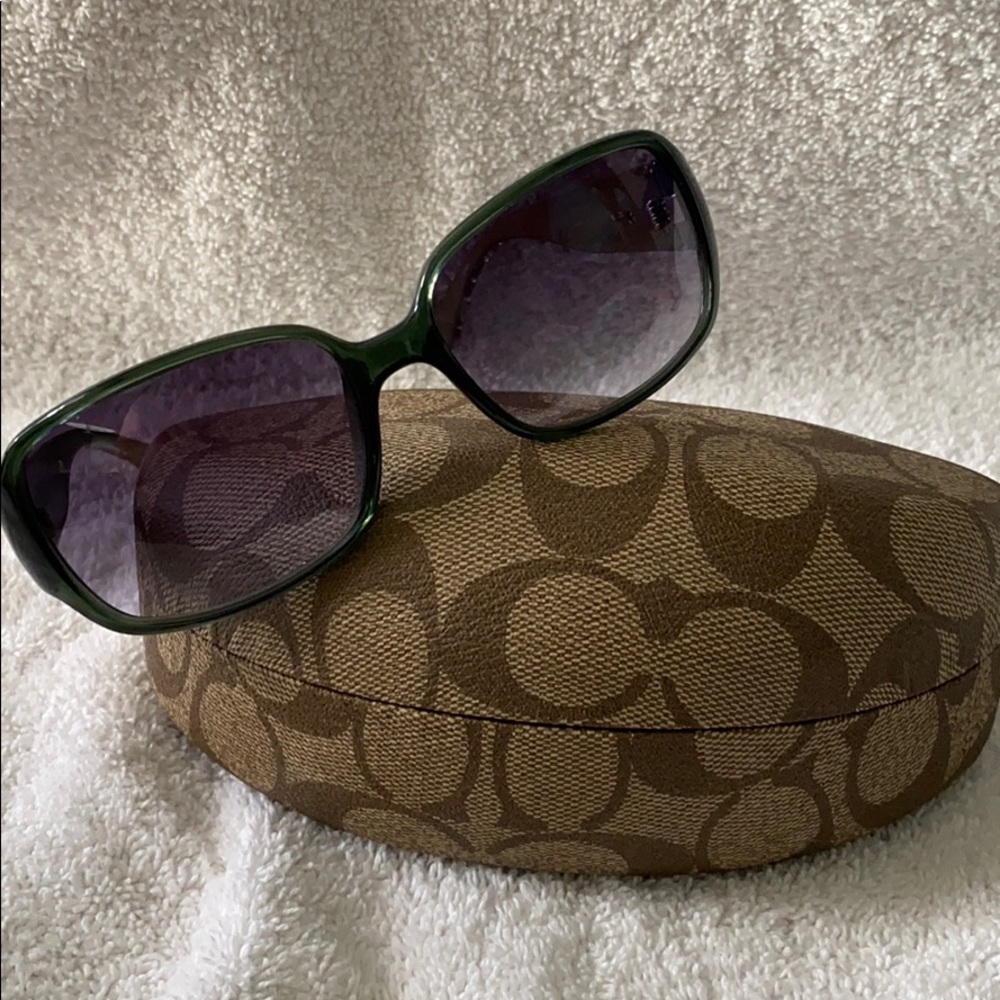 Coach sunglasses￼